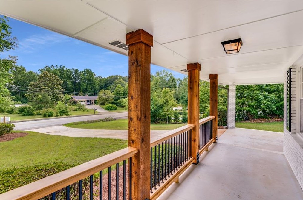 1072 Whitehead Rd, Buford, GA 30518
