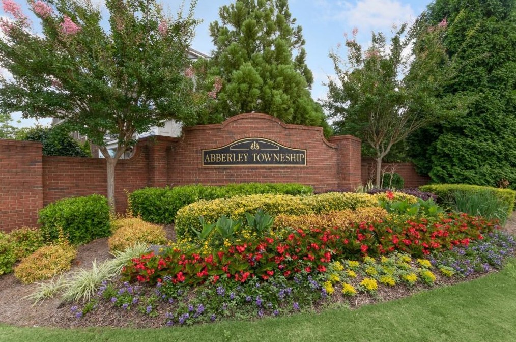 4799 Abberley Ln, Alpharetta, GA 30022-8138