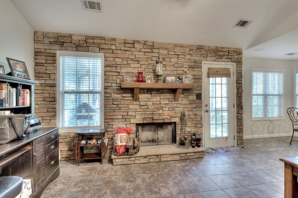103 Christine Ct, Dallas, GA 30157