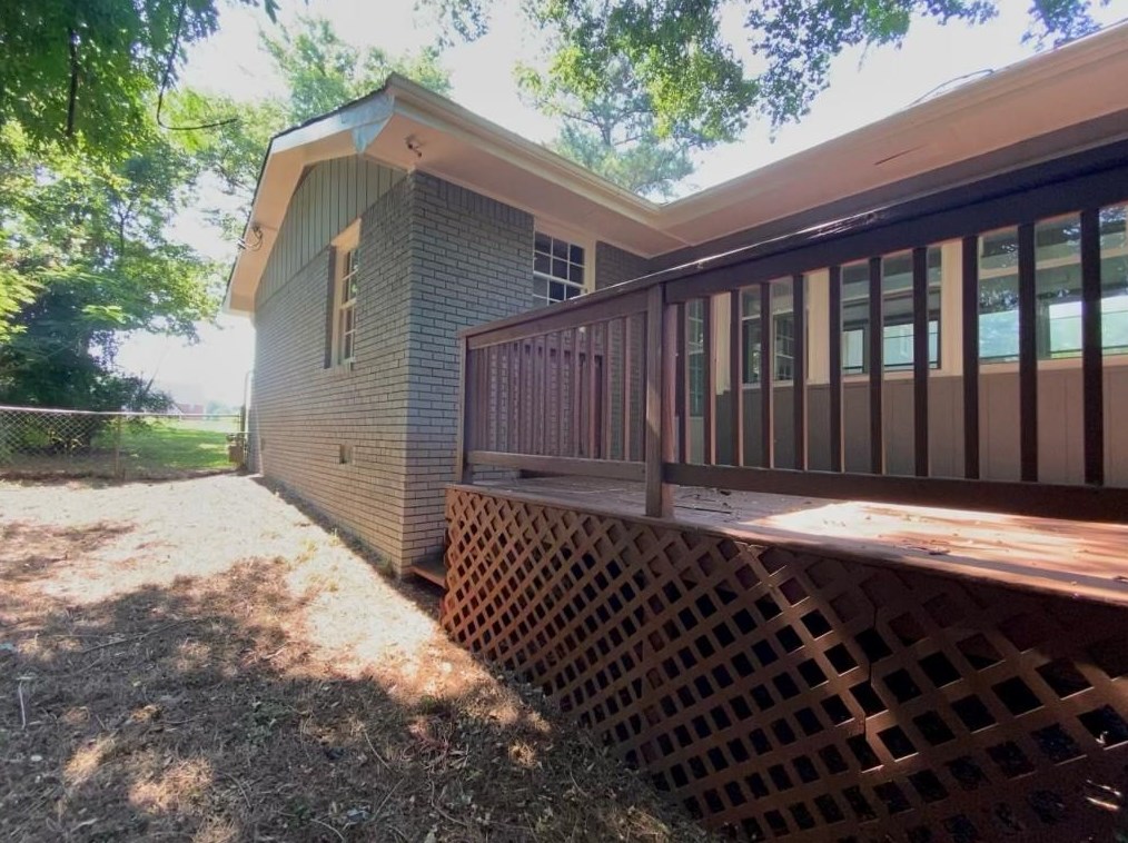 13 Gloster Rd, Lawrenceville GA  30044-6706 exterior