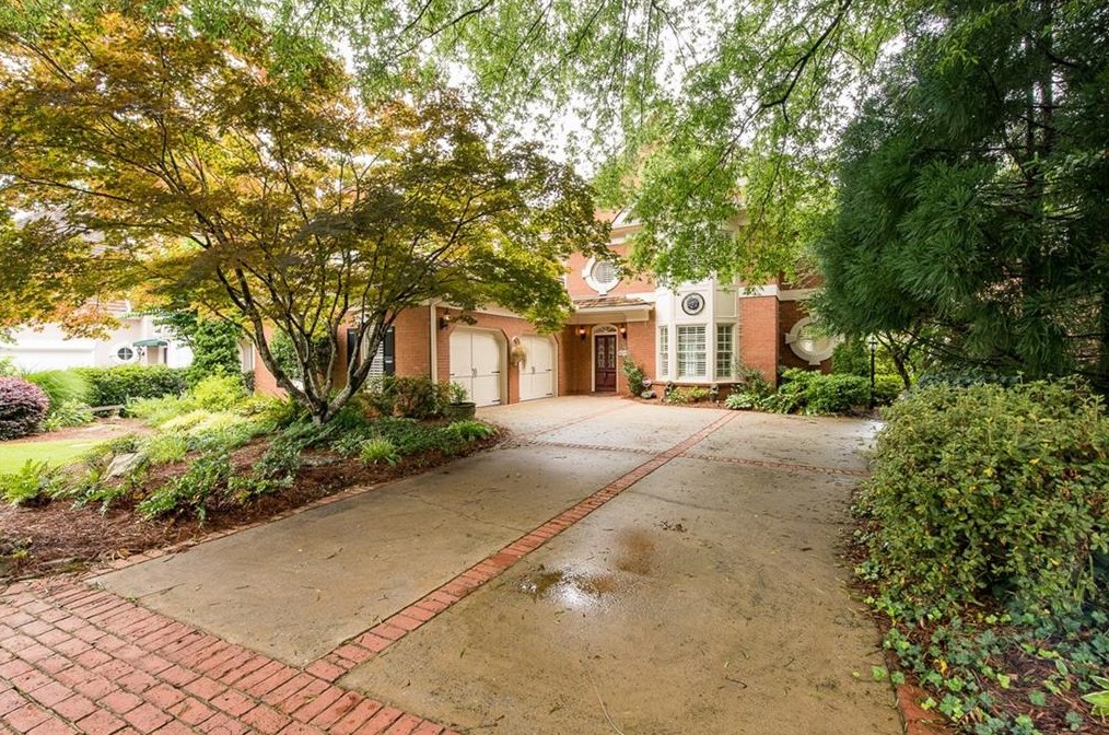 4200 Brookside Ln, Roswell, GA 30076