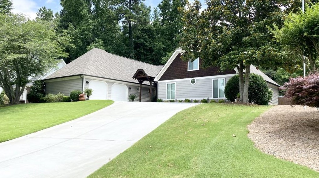 3815 Grand Forest Dr, Norcross, GA 30092-2351