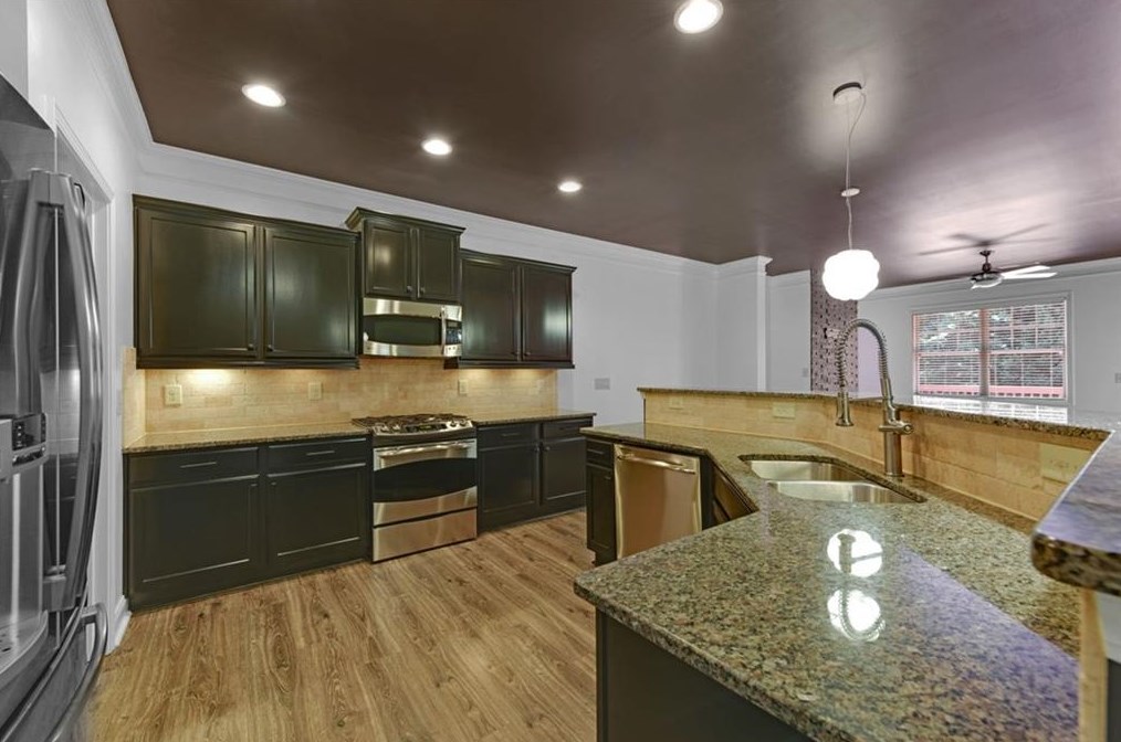 5937 Oxford Chase Cir, Norcross, GA 30092-3514