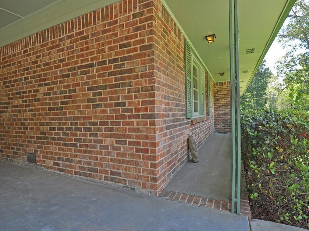 1175 Nielsen Dr, Clarkston, GA 30021
