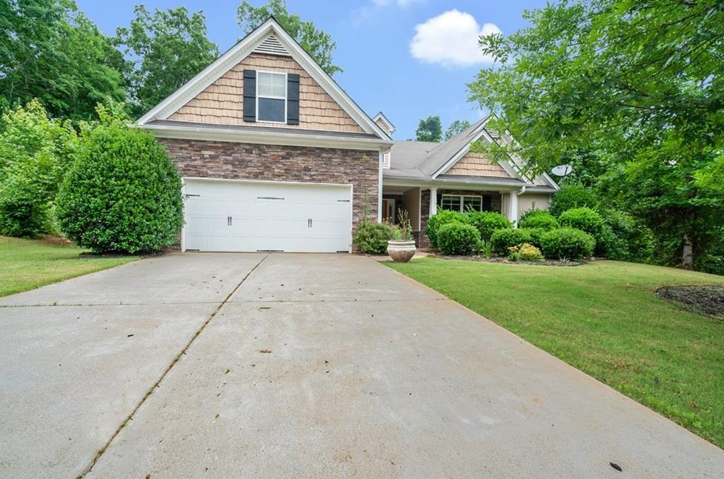 5669 Wooded Valley Way, Flowery Branch, GA 30542-6109