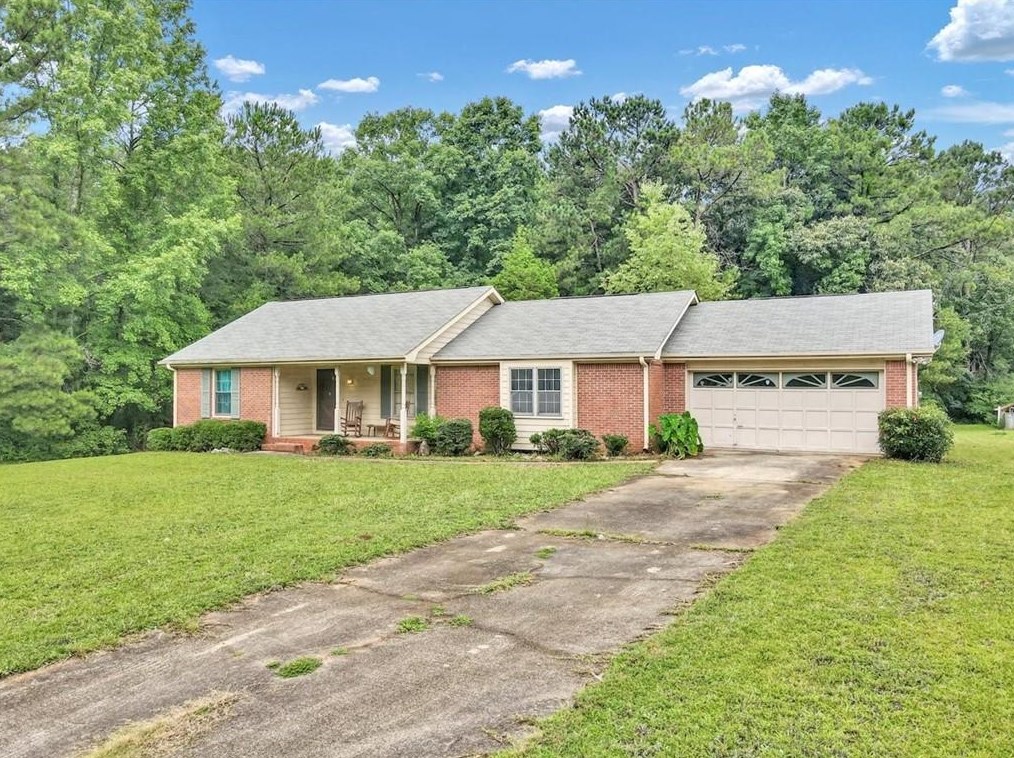 140 Salem Meadow Dr, Porterdale, GA 30016