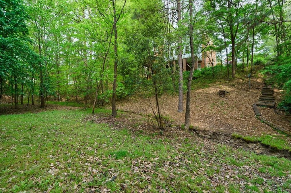 4617 Woodland Brook Dr, Atlanta GA  30339-5368 exterior