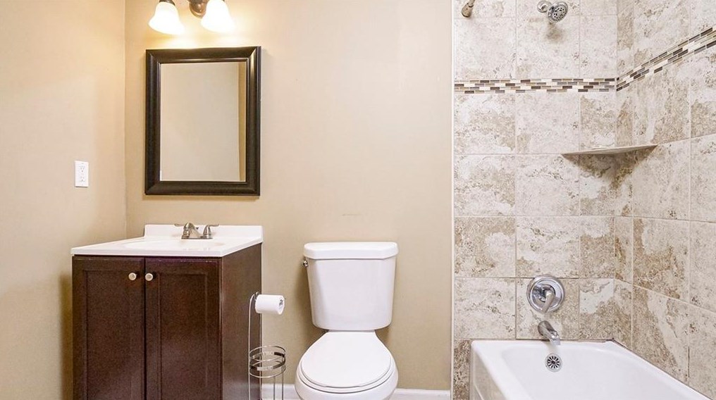 1925 Oak Valley Rd, Decatur GA  30035-1954 exterior