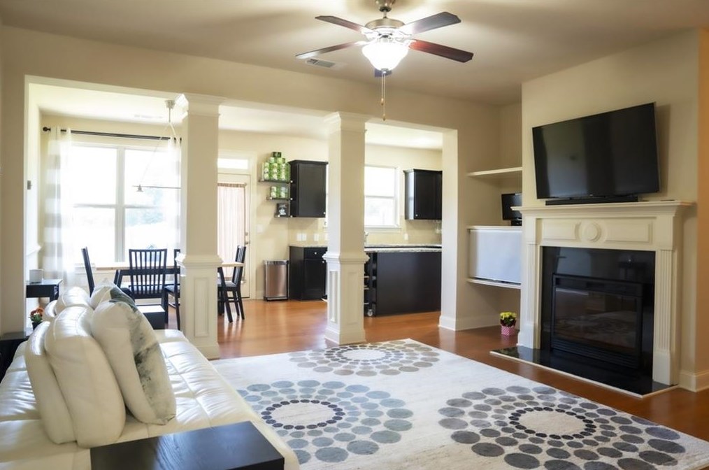 2410 Whiteoak Ct Se, Smyrna, GA 30080