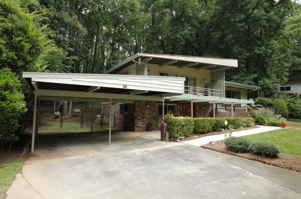 3798 Valley Bluff Dr, Atlanta, GA 30340-4414