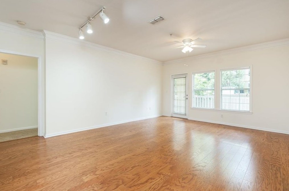 3206 Westchester Rdg, Atlanta GA  30329-2492 exterior