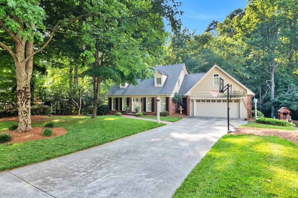 1548 Rochelle Dr, Atlanta, GA 30338-6034