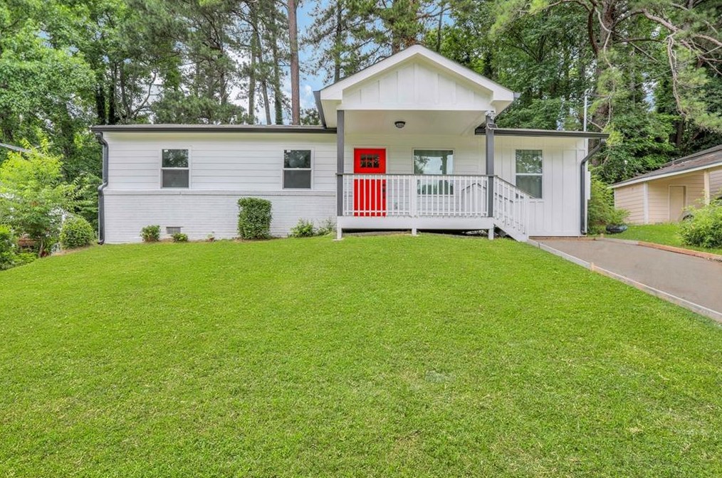 2655 Santa Monica Dr, Atlanta, GA 30318-7330