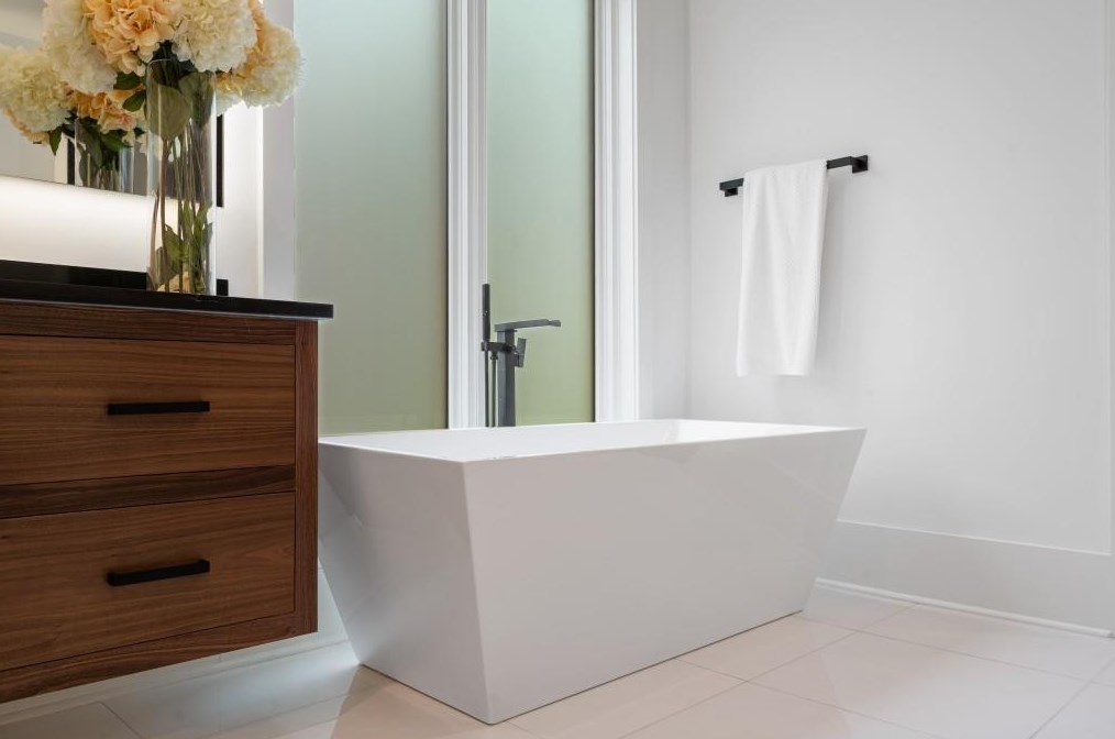 1232 Vista Valley Dr, Atlanta GA  30329-3452 exterior