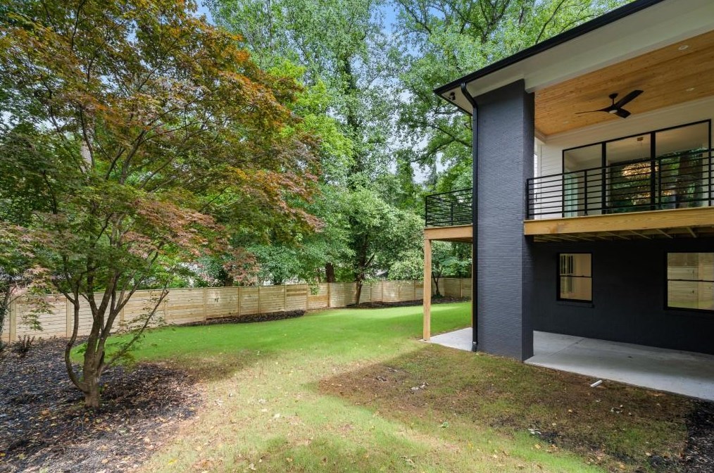 1232 Vista Valley Dr, Atlanta GA  30329-3452 exterior