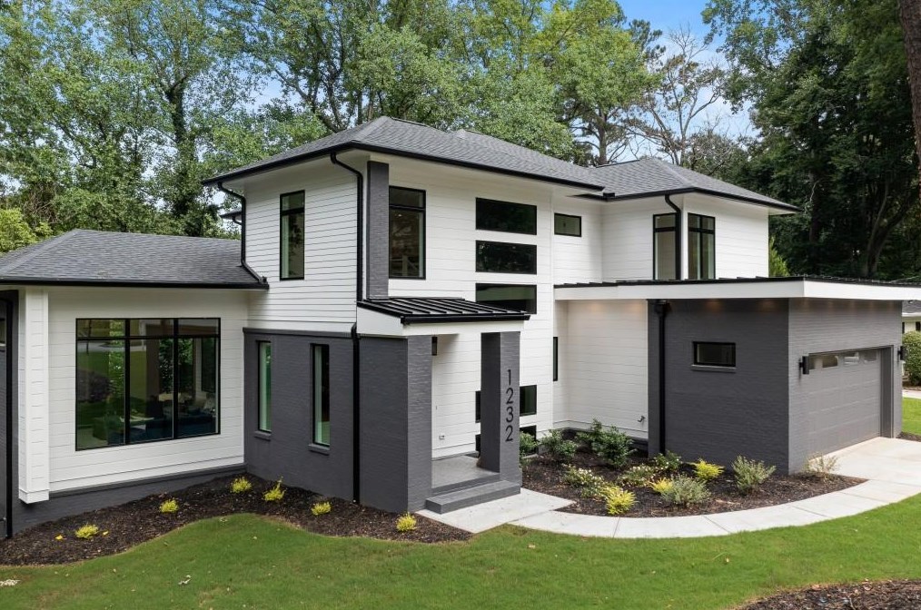 1232 Vista Valley Dr, Atlanta GA  30329-3452 exterior