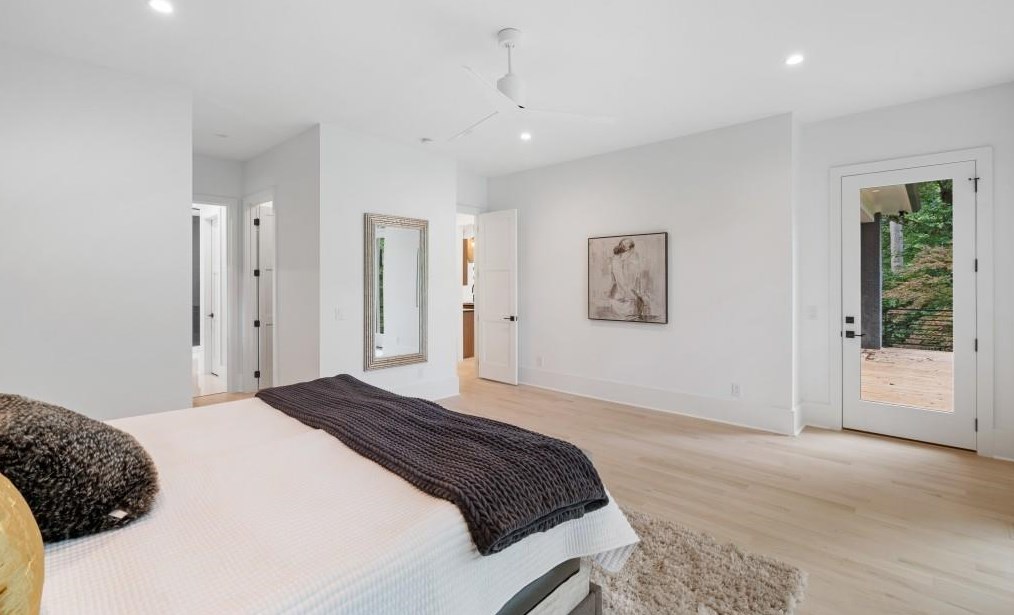 1232 Vista Valley Dr, Atlanta GA  30329-3452 exterior