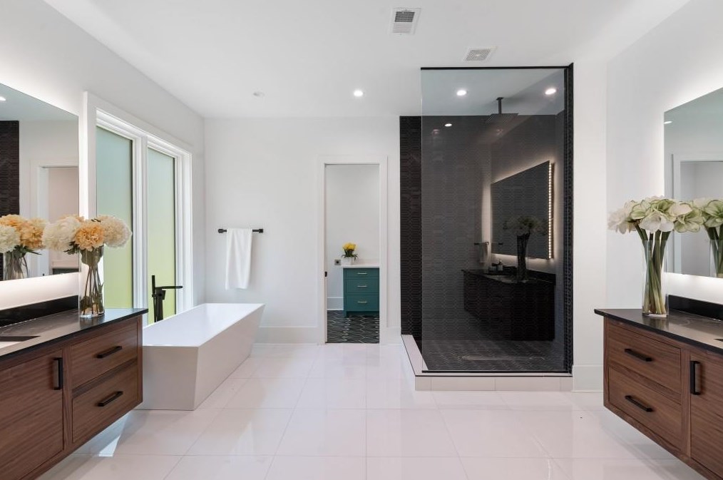 1232 Vista Valley Dr, Atlanta GA  30329-3452 exterior