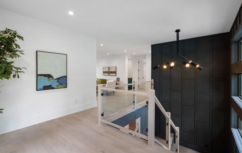 1232 Vista Valley Dr, Atlanta GA  30329-3452 exterior