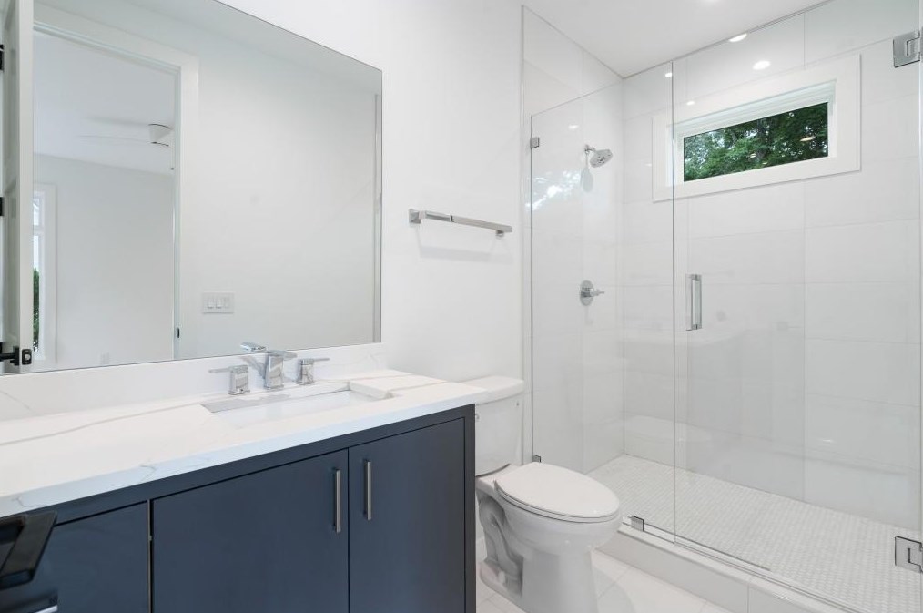 1232 Vista Valley Dr, Atlanta GA  30329-3452 exterior