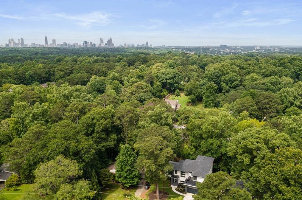 1232 Vista Valley Dr, Atlanta GA  30329-3452 exterior