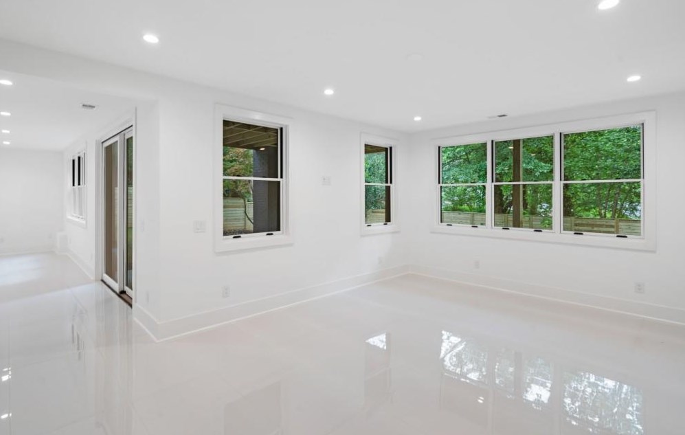 1232 Vista Valley Dr, Atlanta GA  30329-3452 exterior