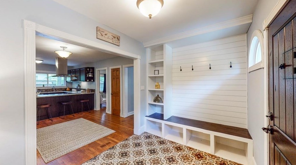 2348 Eastway Rd, Decatur GA  30033-5546 exterior