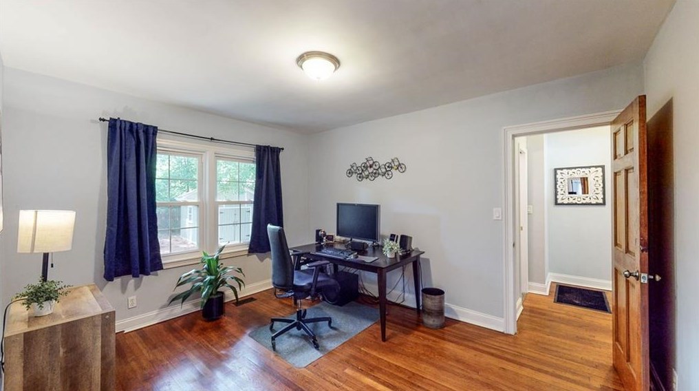 2348 Eastway Rd, Decatur GA  30033-5546 exterior