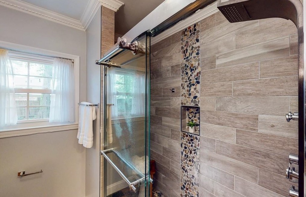 2348 Eastway Rd, Decatur GA  30033-5546 exterior