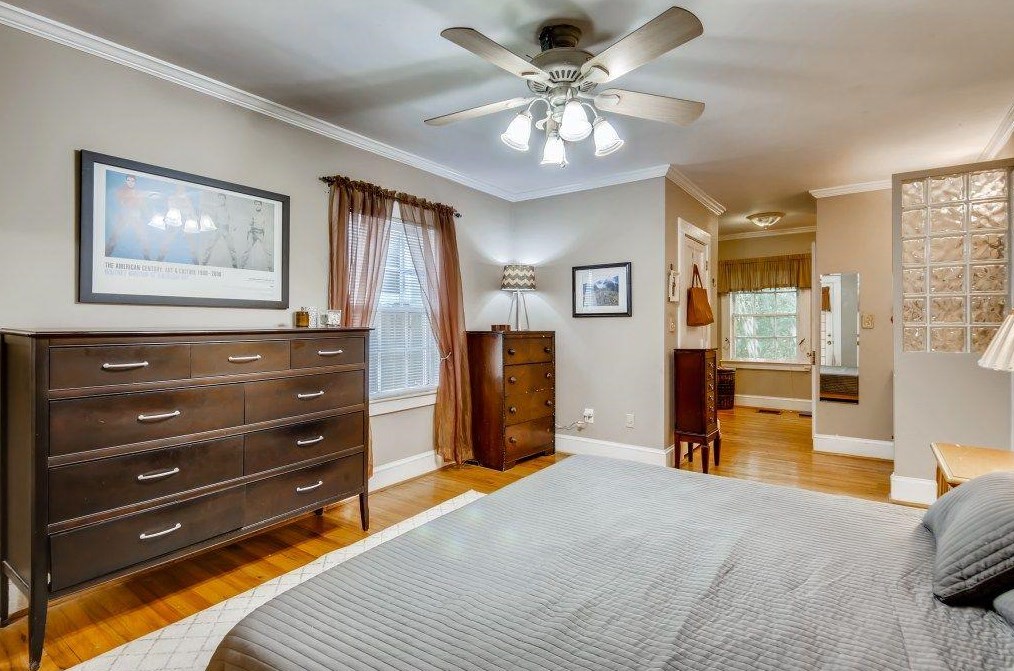 1038 Candler St, Decatur GA  30030-4464 exterior