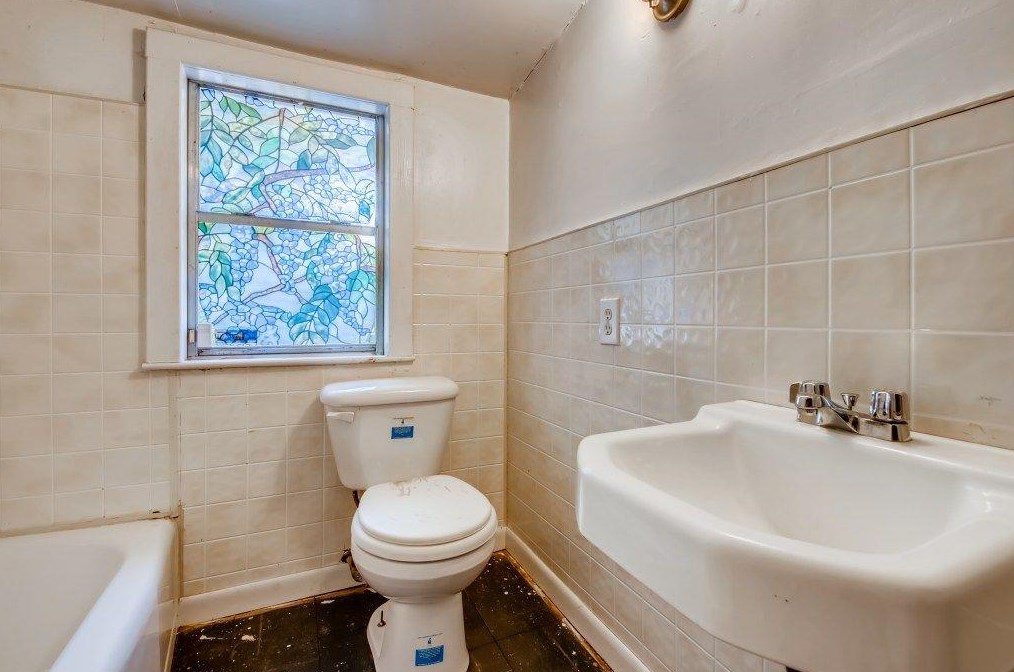 1038 Candler St, Decatur GA  30030-4464 exterior