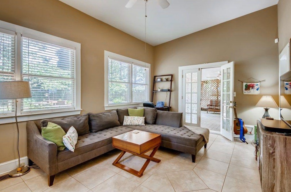 1038 Candler St, Decatur GA  30030-4464 exterior