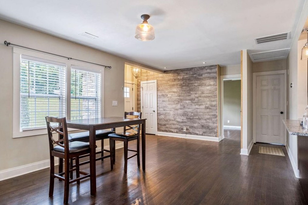 3266 Glenwood Rd, Decatur GA  30032-3226 exterior