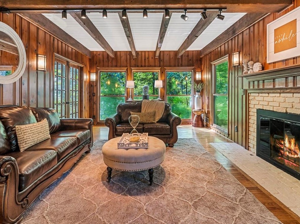 970 Winding Creek Trl, Atlanta GA  30328-2843 exterior