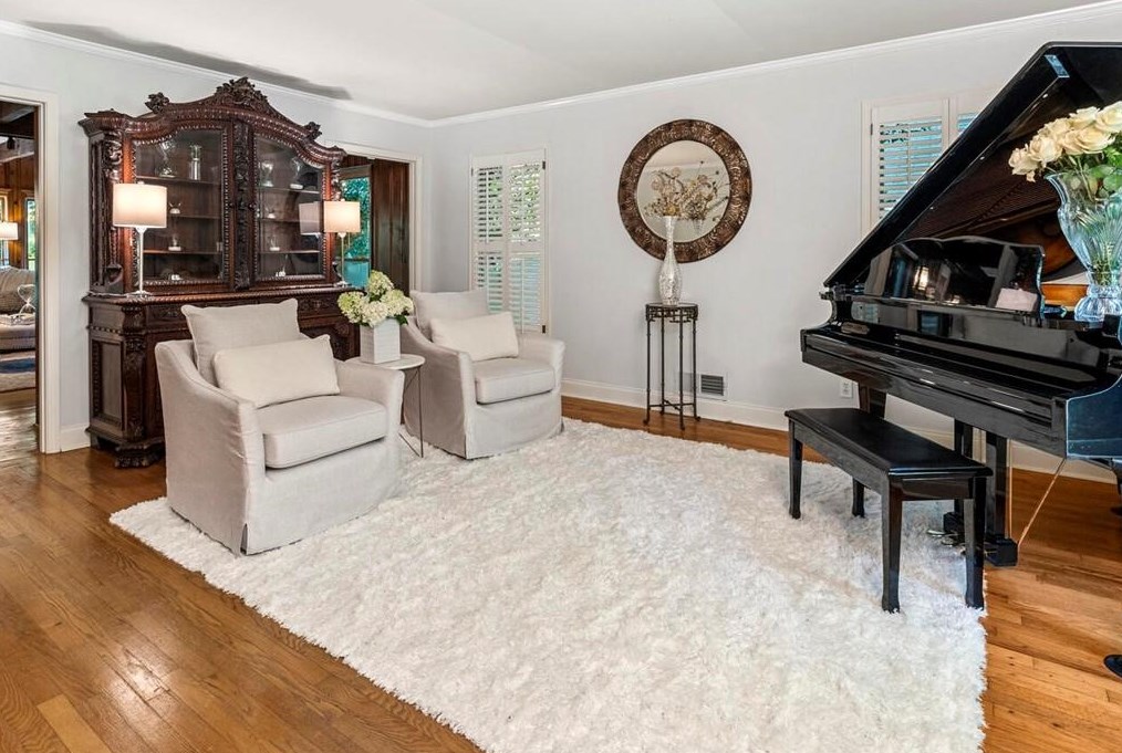 970 Winding Creek Trl, Atlanta GA  30328-2843 exterior