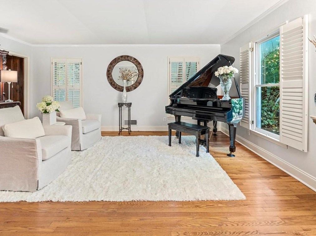 970 Winding Creek Trl, Atlanta GA  30328-2843 exterior