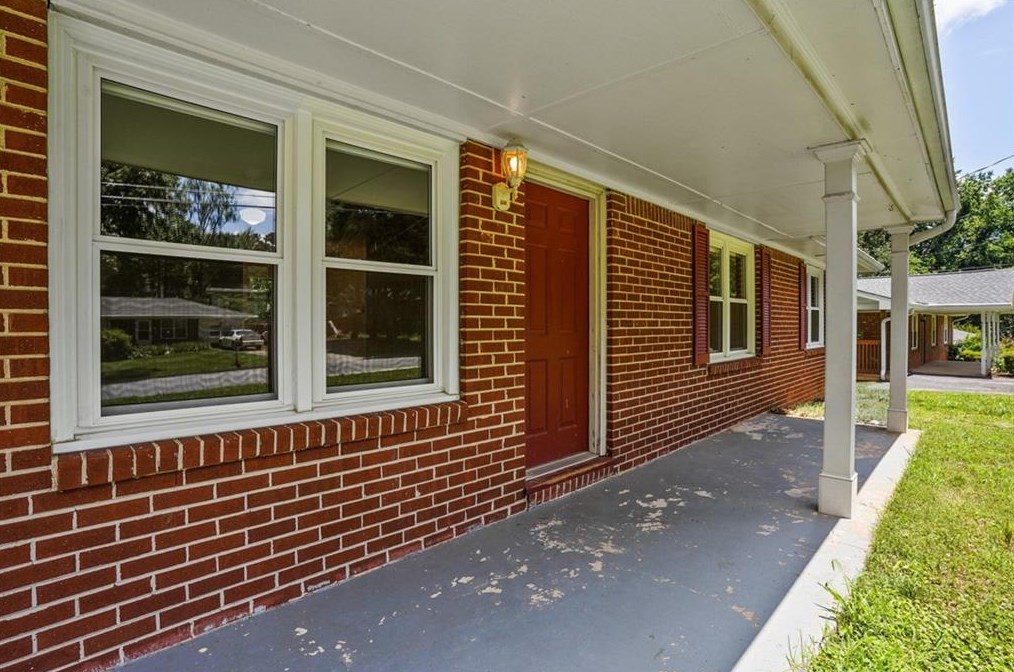 2416 Lakewood Dr Nw, Kennesaw, GA 30152
