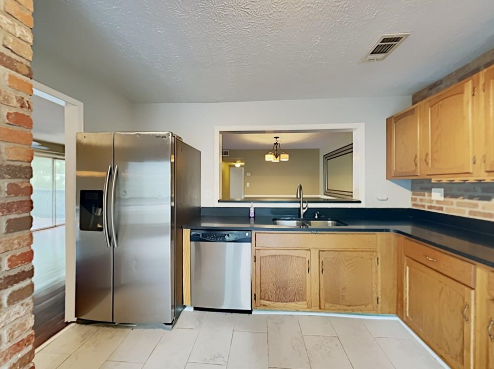 1334 Weatherstone Way, Atlanta GA  30324-4645 exterior