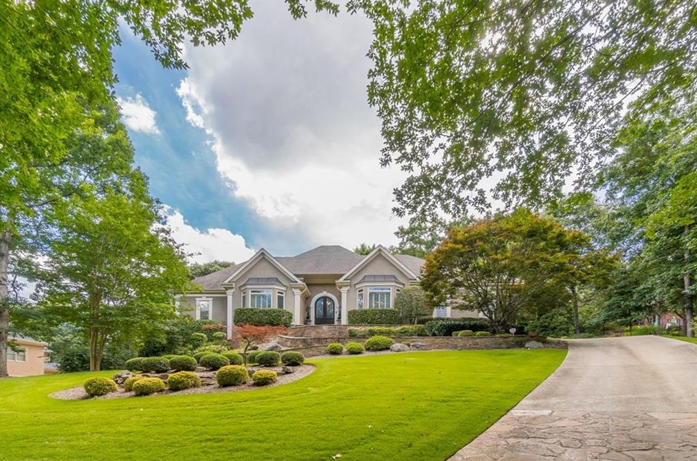 820 Buttercup Trce, Alpharetta GA  30022-7142 exterior