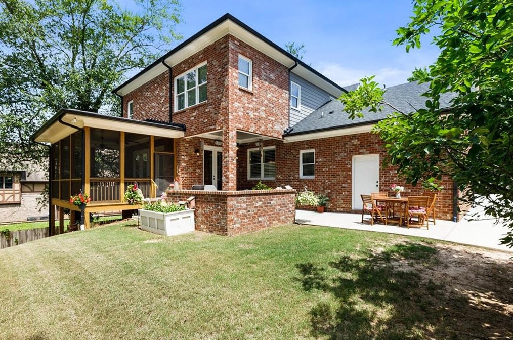 1133 Wimberly Rd, Atlanta GA  30319-2636 exterior