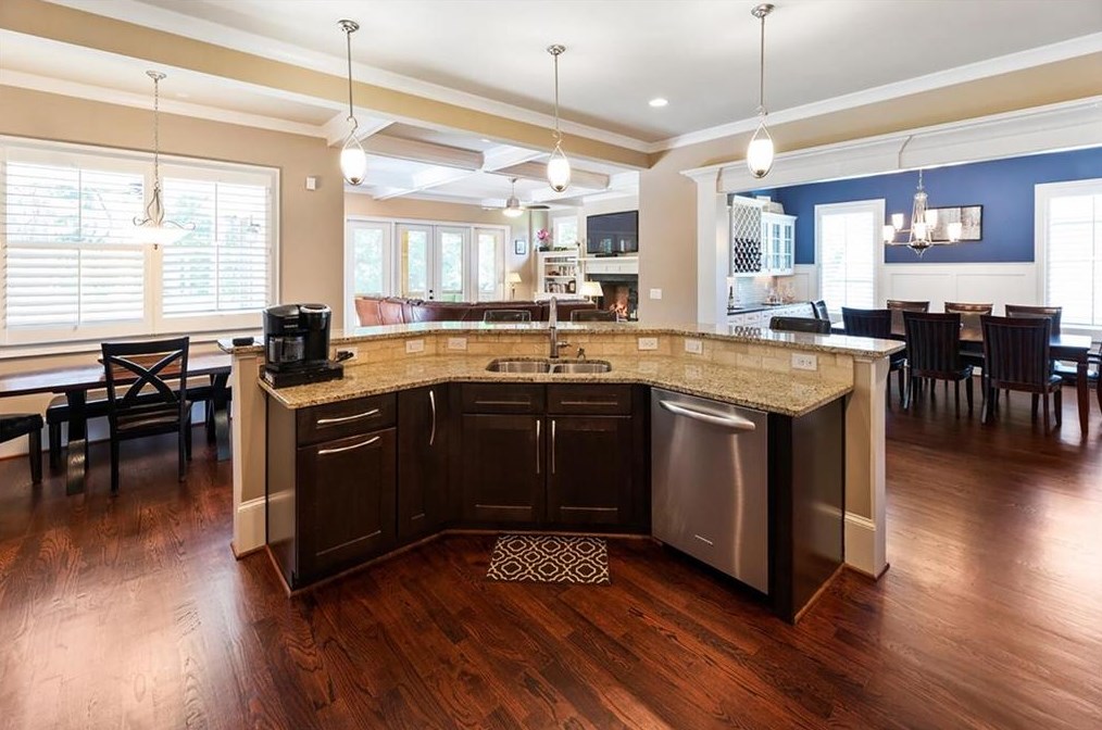 1133 Wimberly Rd, Atlanta GA  30319-2636 exterior