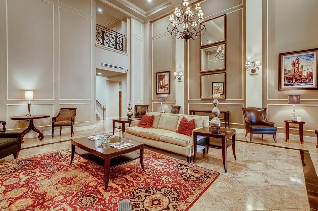565 Peachtree St, Atlanta GA  30308-3511 exterior