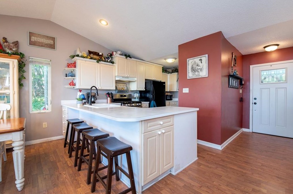 331 Song Bird Dr, Cleveland, GA 30528