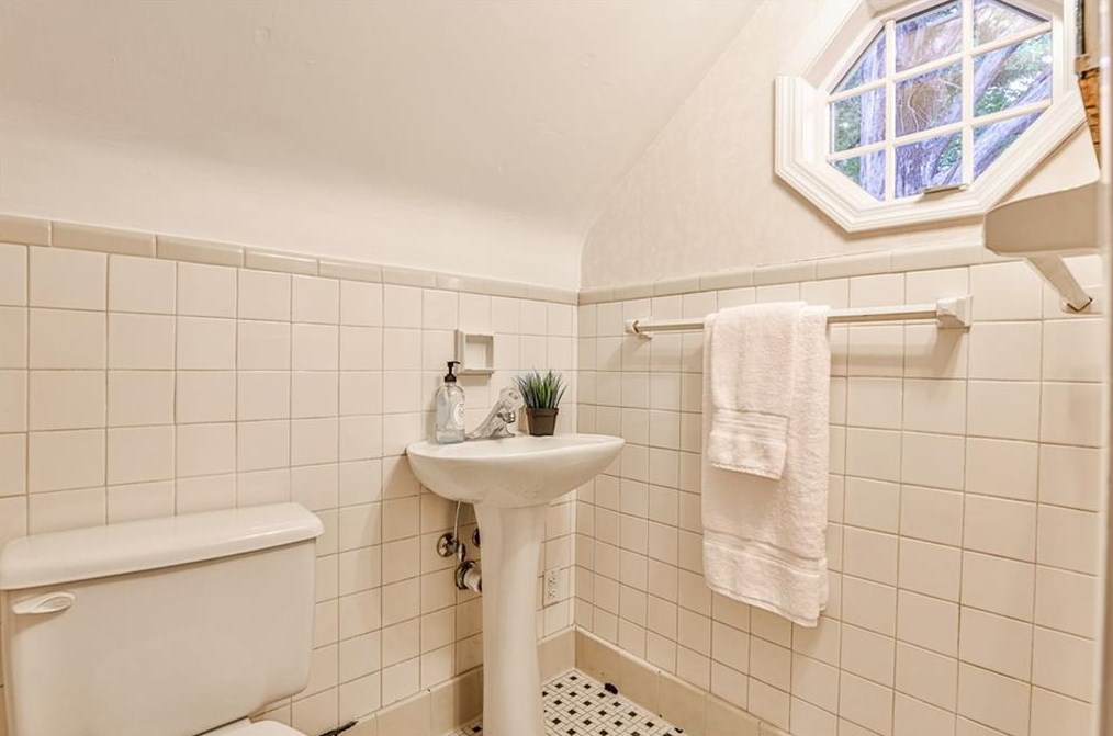 332 Lamont Dr, Decatur GA  30030-2343 exterior