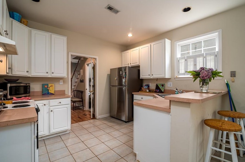585 Orchard Ct, Atlanta GA  30312-2945 exterior