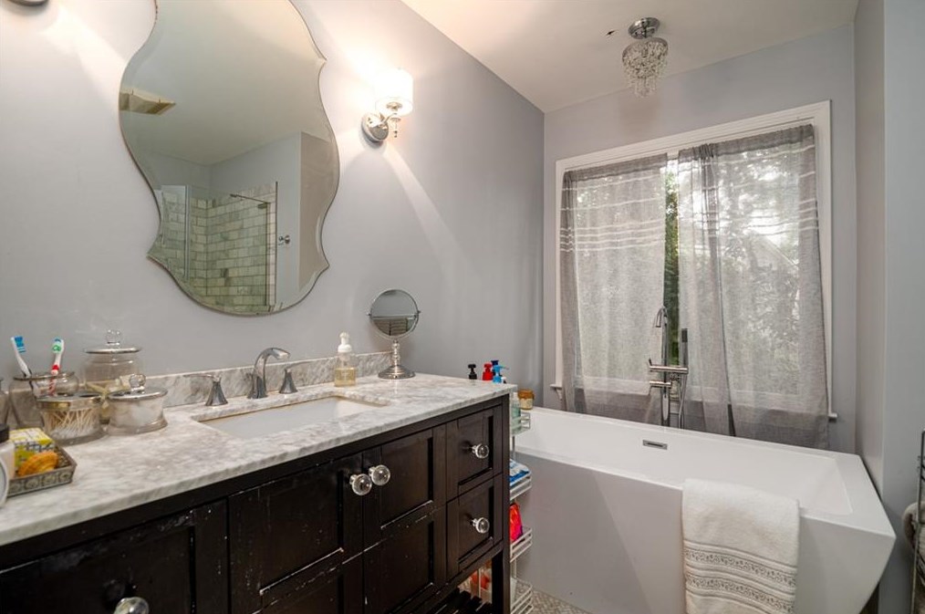 585 Orchard Ct, Atlanta GA  30312-2945 exterior