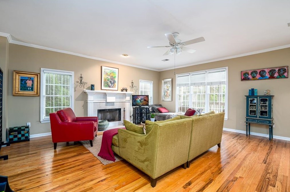 585 Orchard Ct, Atlanta GA  30312-2945 exterior