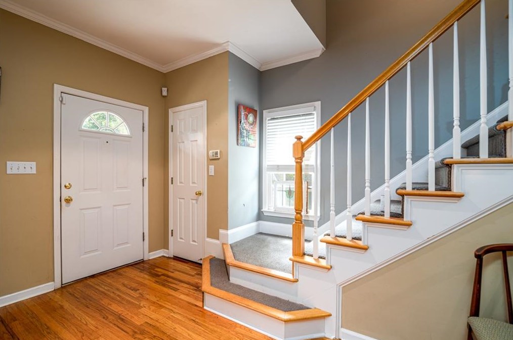 585 Orchard Ct, Atlanta GA  30312-2945 exterior