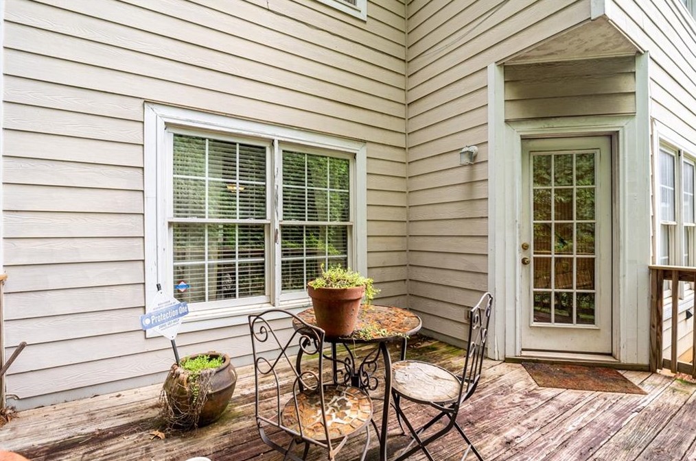 585 Orchard Ct, Atlanta GA  30312-2945 exterior