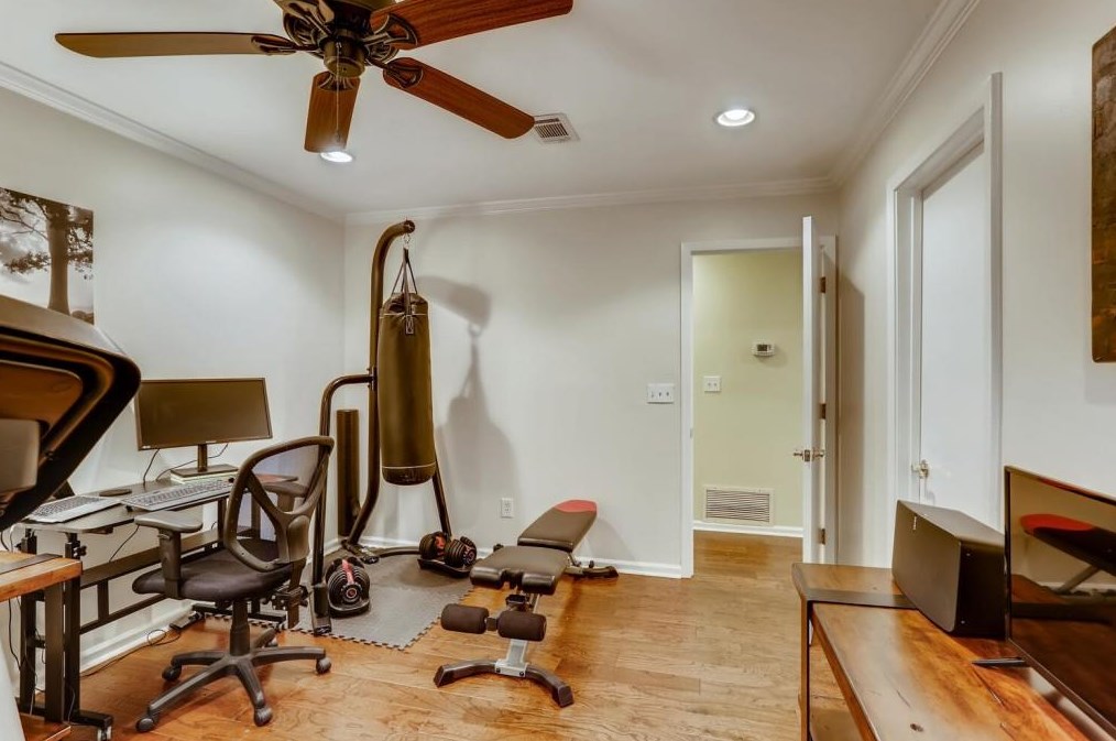 1408 Tuxworth Cir, Decatur GA  30033-5621 exterior